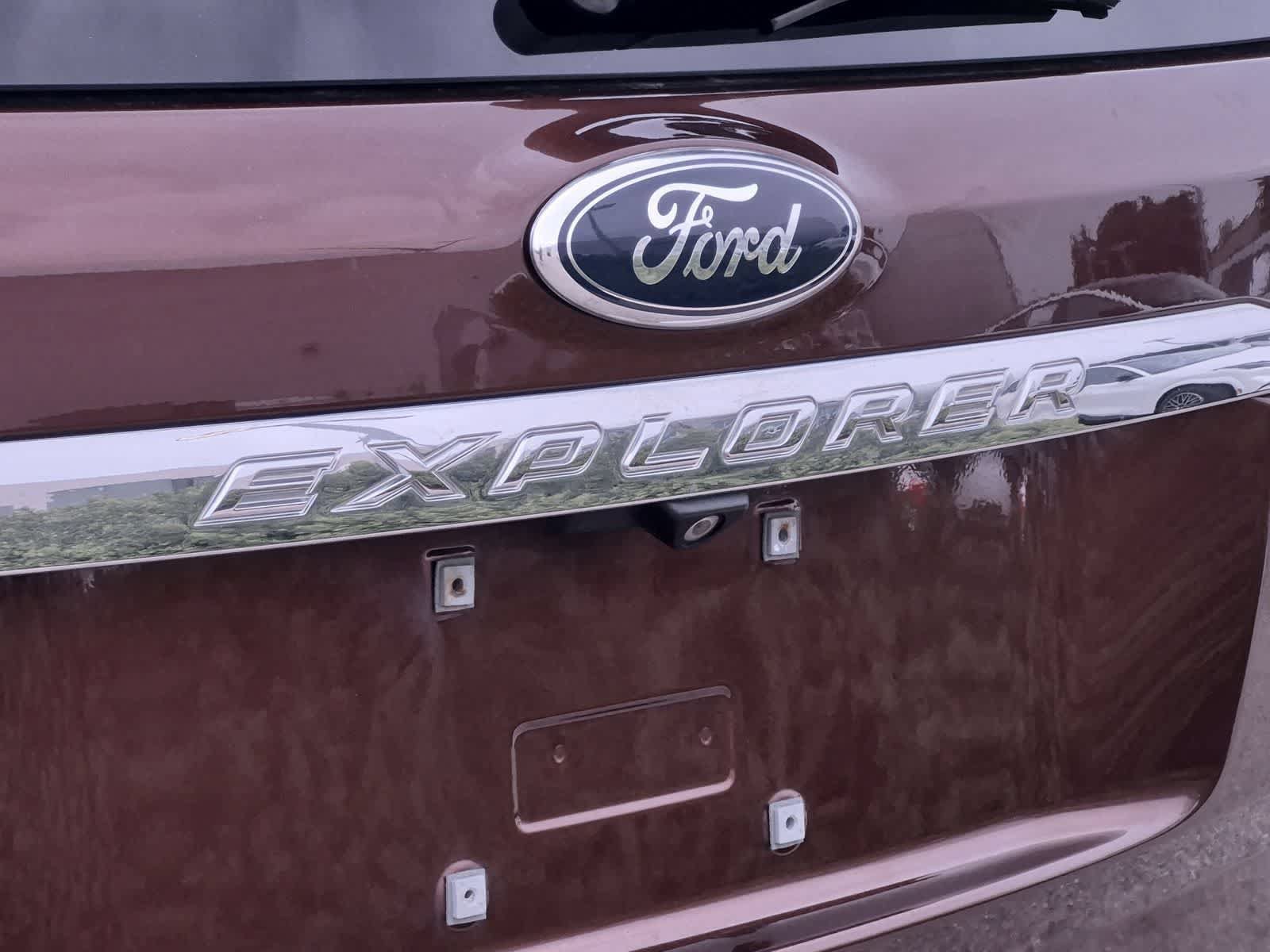 Used 2015 Ford Explorer Limited w/ Equipment Group 302A AWD/4WD image 13