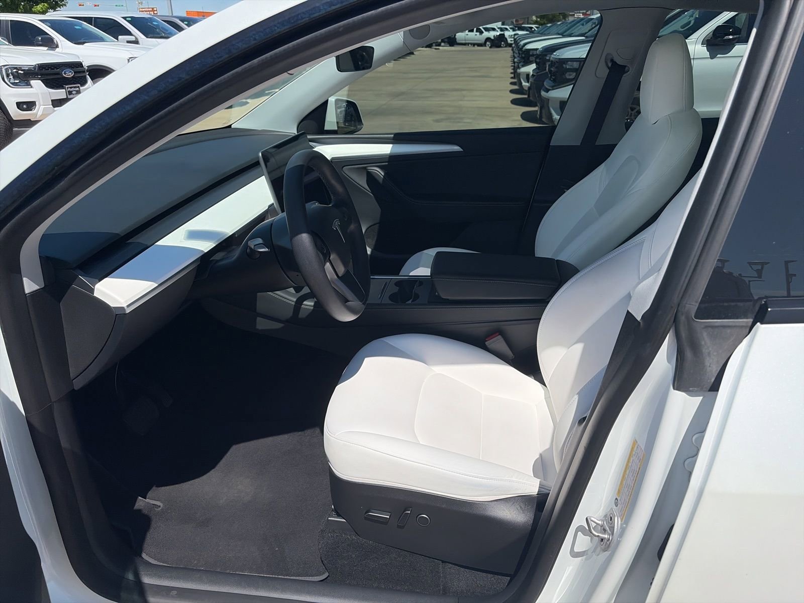 Used 2023 Tesla Model Y Long Range image 11