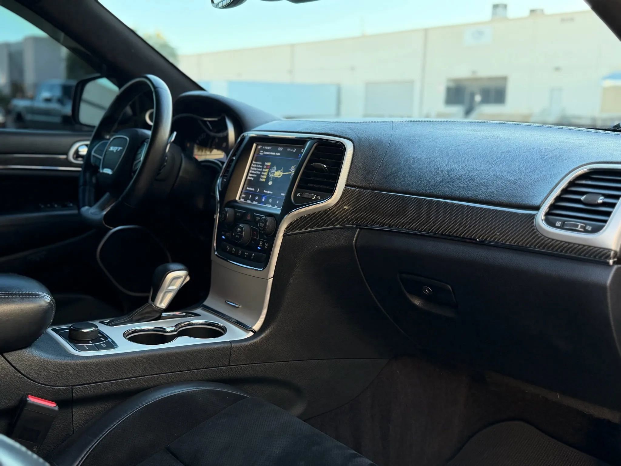 Used 2018 Jeep Grand Cherokee SRT image 21