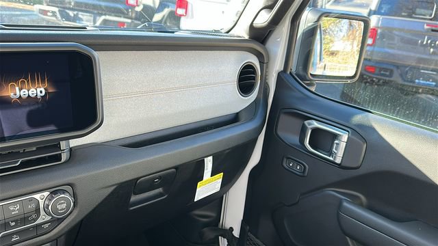 New 2026 Jeep Gladiator Sport AWD/4WD image 18