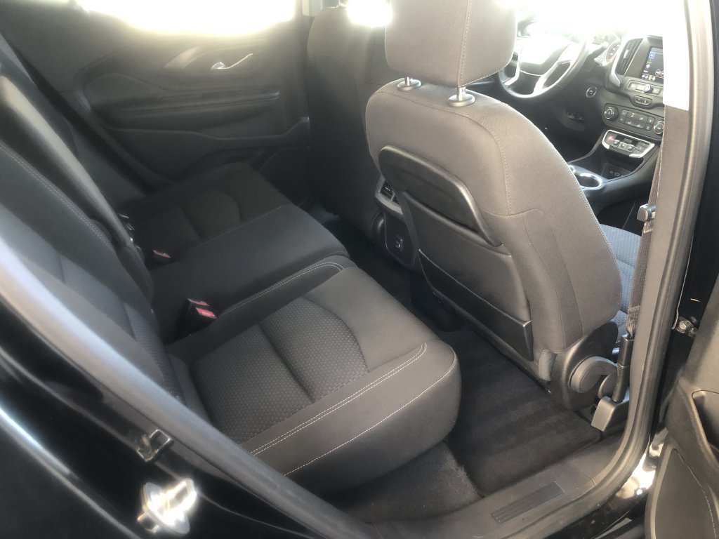 Used 2024 GMC Terrain SLE AWD/4WD image 17
