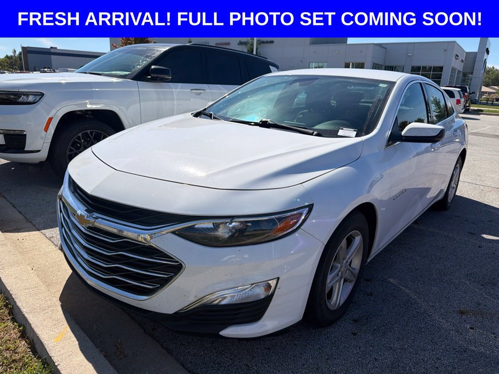 Used 2024 Chevrolet Malibu LS FWD image 1