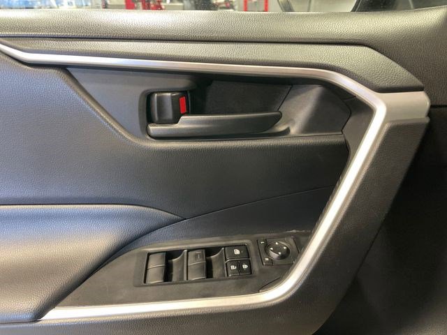 Used 2020 Toyota RAV4 LE w/ All Weather Liner Package AWD/4WD image 37