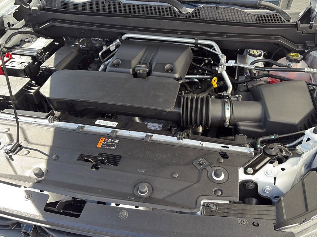 New 2025 GMC Canyon Elevation w/ Convenience Package image 8