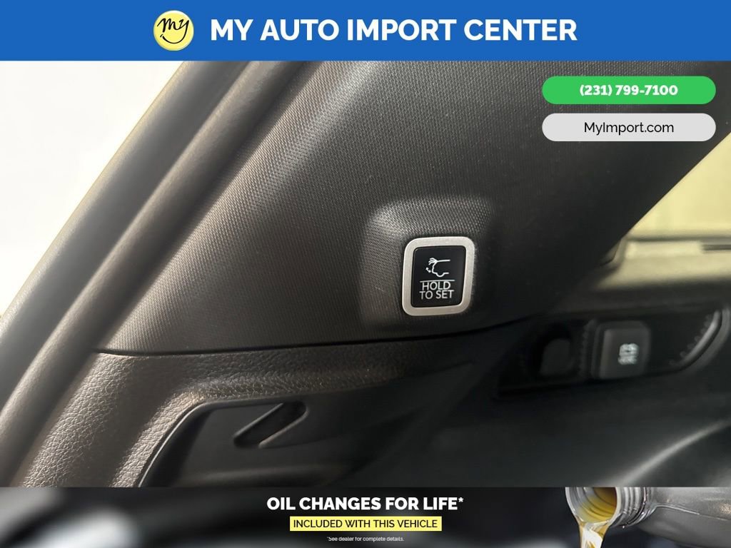 Used 2025 Jeep Grand Cherokee Limited w/ Black Appearance Package image 29