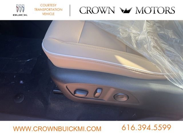 Used 2025 Buick Enclave Preferred w/ LPO, Floor Liner Package image 18