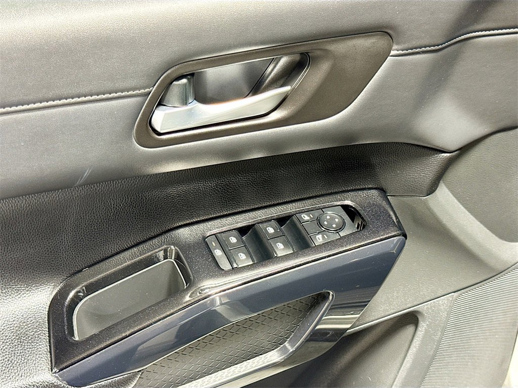 Used 2022 Nissan Pathfinder SV image 26