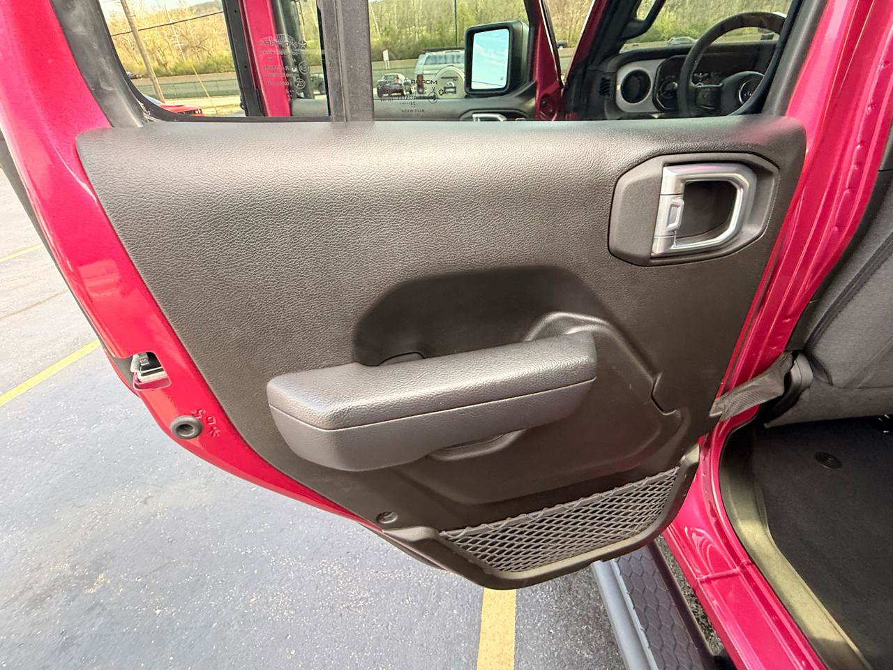 Used 2024 Jeep Wrangler Unlimited Sport image 33