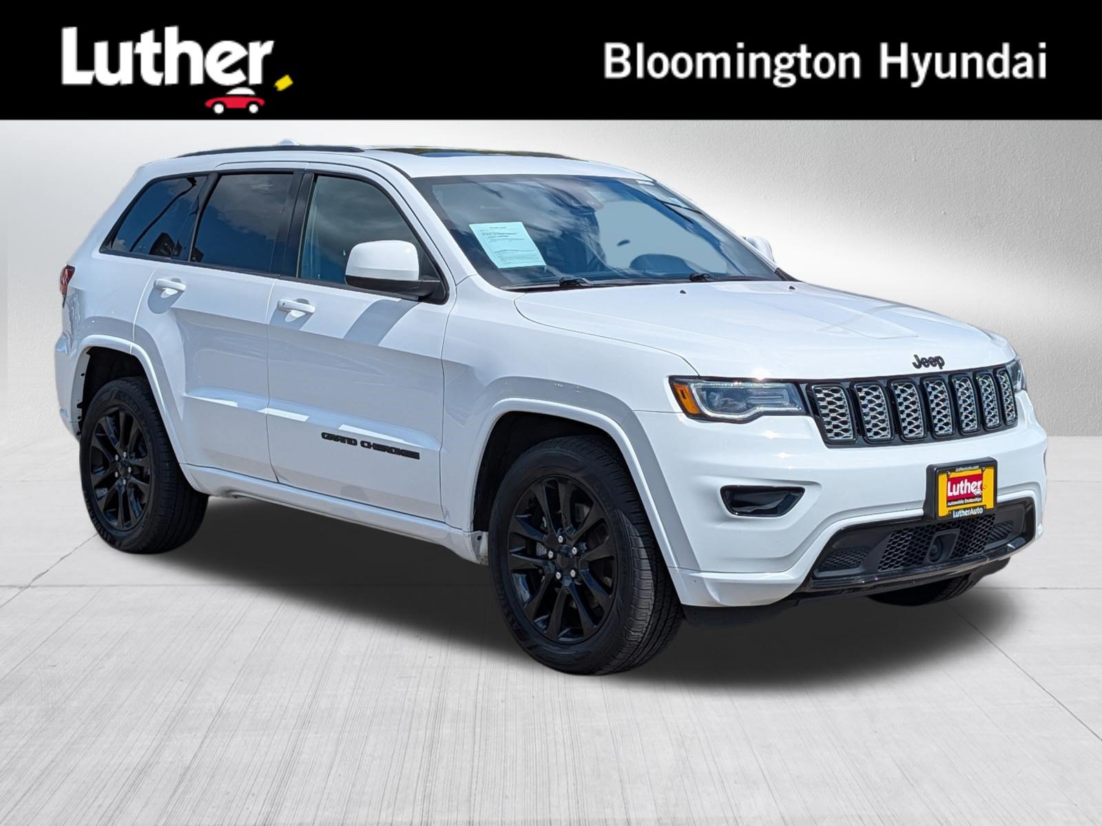 Used 2021 Jeep Grand Cherokee Laredo X AWD/4WD image 1