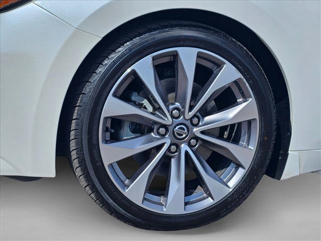 Used 2021 Nissan Maxima Platinum FWD image 29