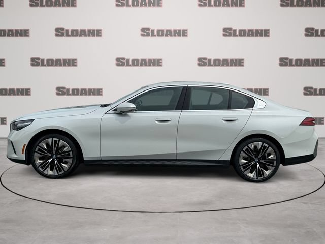 Used 2026 BMW 530i xDrive AWD/4WD image 2