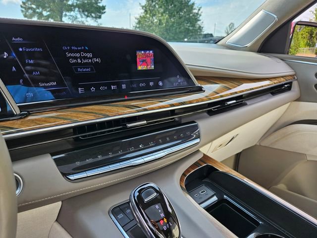 Used 2023 Cadillac Escalade Premium Luxury Platinum w/ Heavy-Duty Trailer Package image 24