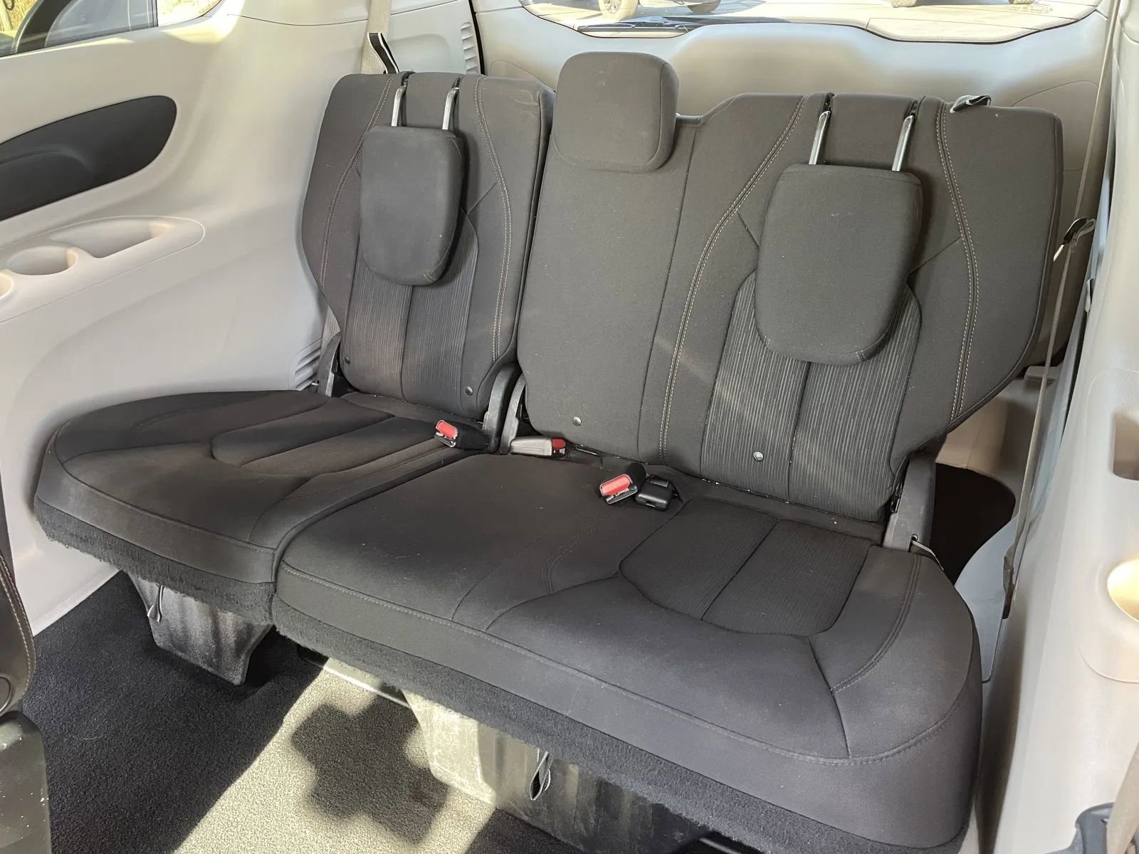 Used 2019 Chrysler Pacifica LX image 36