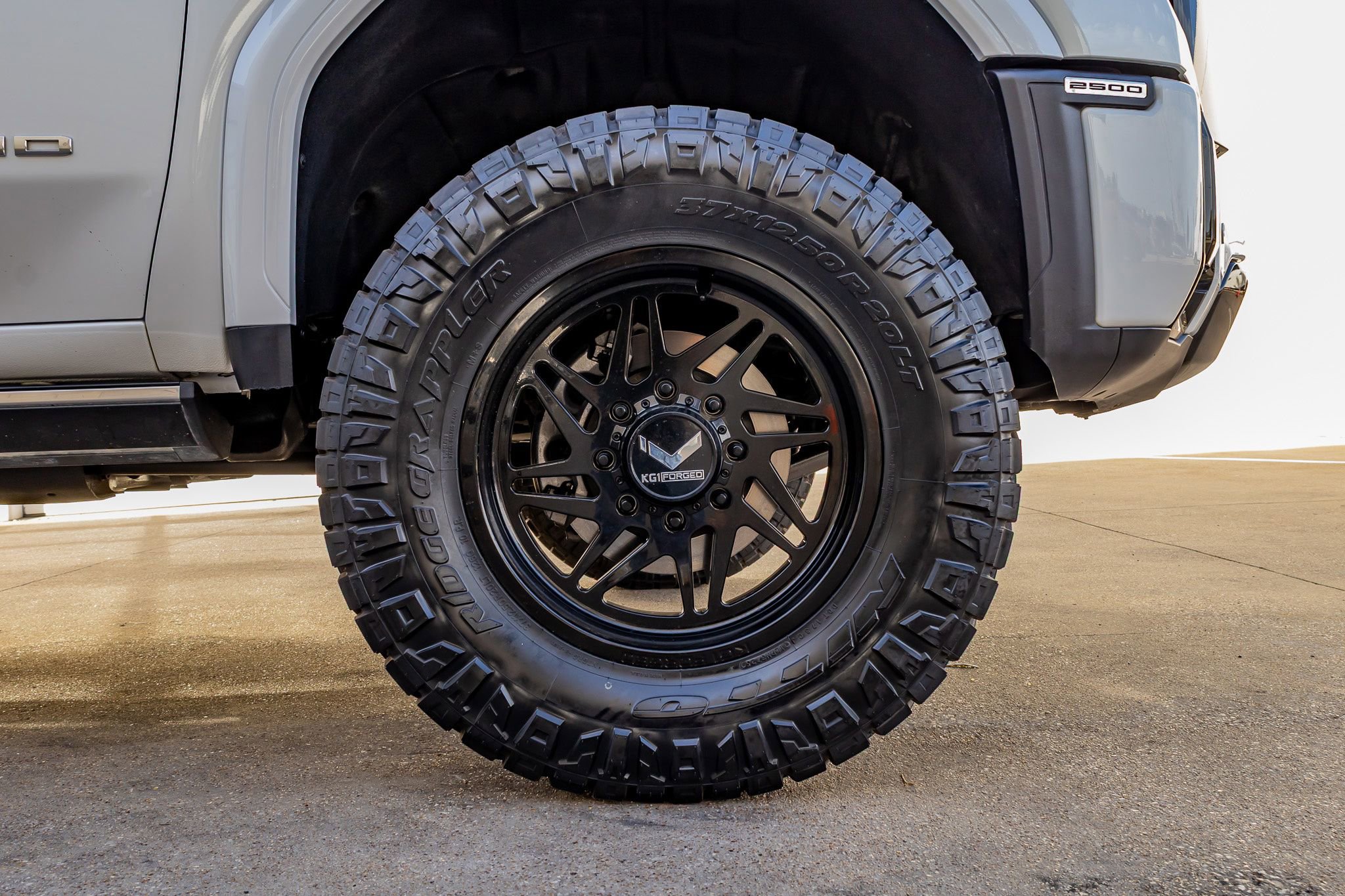 Used 2025 GMC Sierra 2500 Denali Ultimate image 12