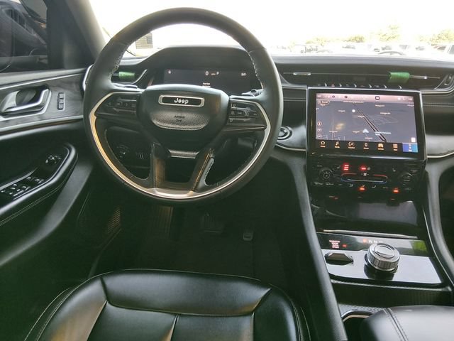 Used 2024 Jeep Grand Cherokee Limited AWD/4WD image 10