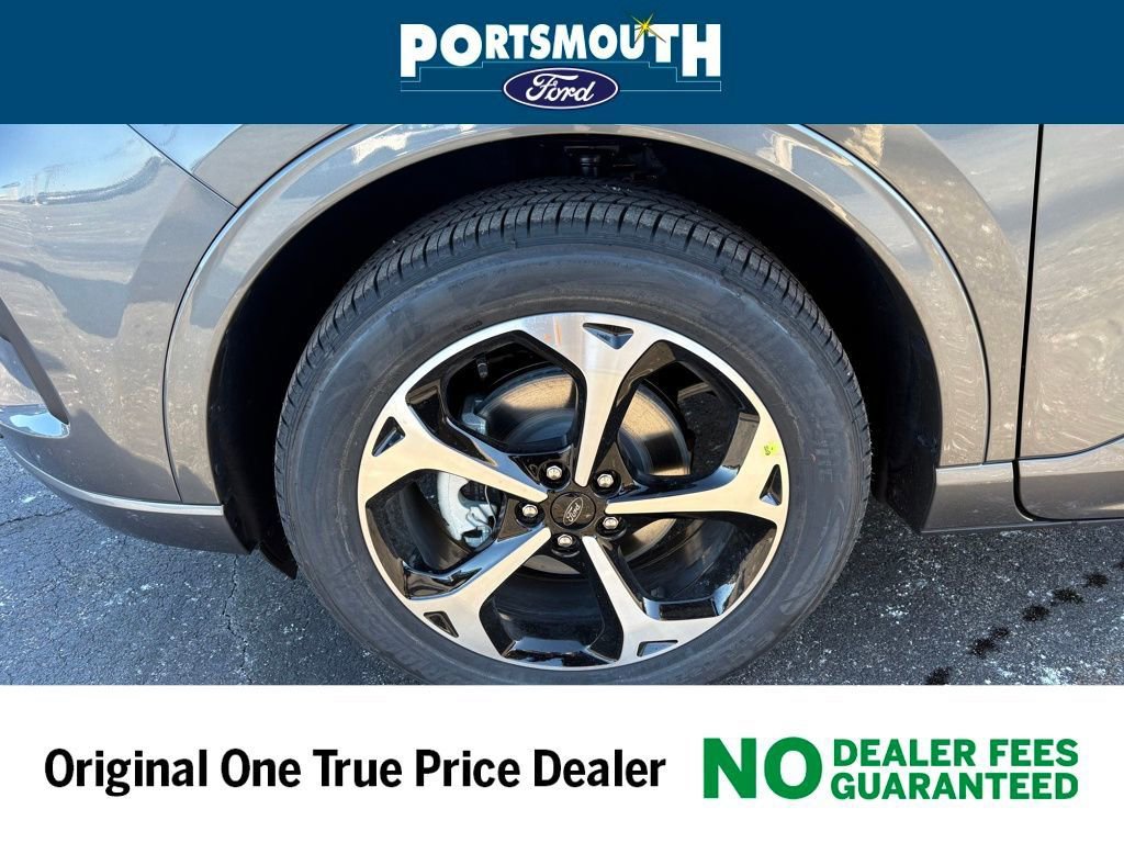 New 2026 Ford Escape ST-Line Elite w/ Premium Technology Package AWD/4WD image 35