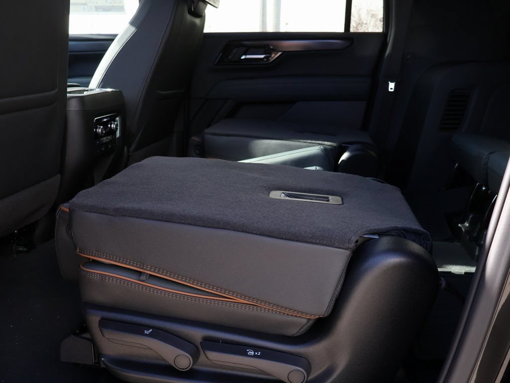 New 2026 GMC Yukon XL AT4 w/ AT4 Premium Plus Package AWD/4WD image 24