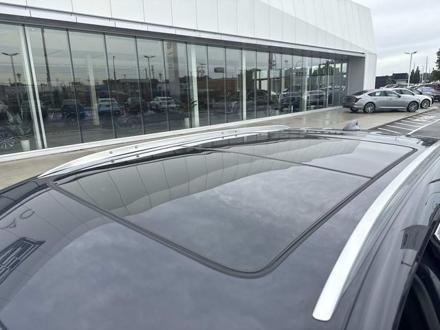 Certified 2024 Cadillac XT5 Premium Luxury AWD/4WD image 13