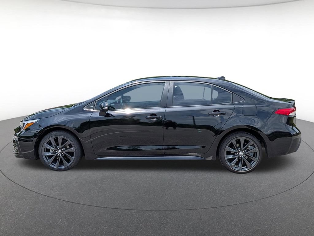 Used 2025 Toyota Corolla SE FWD image 3