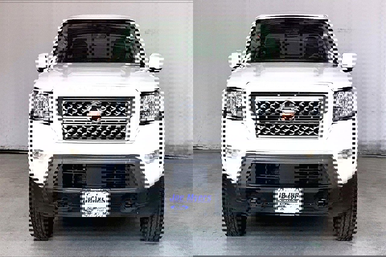 Used 2023 Nissan Frontier SV w/ SV Convenience Package image 2