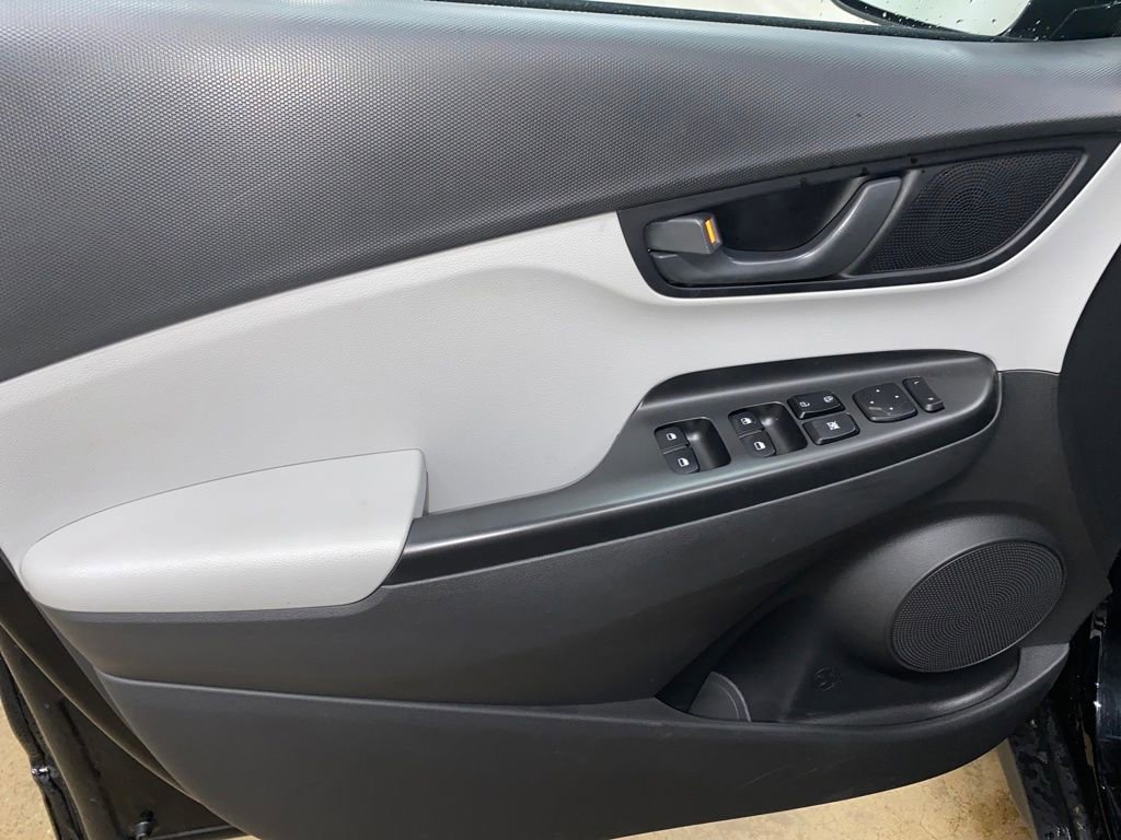 Used 2023 Hyundai Kona SE image 10