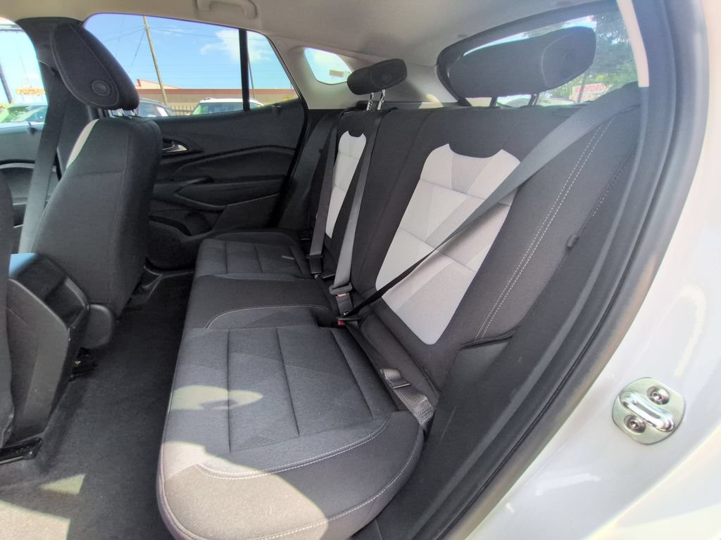 Used 2025 Chevrolet Trax LS FWD image 27