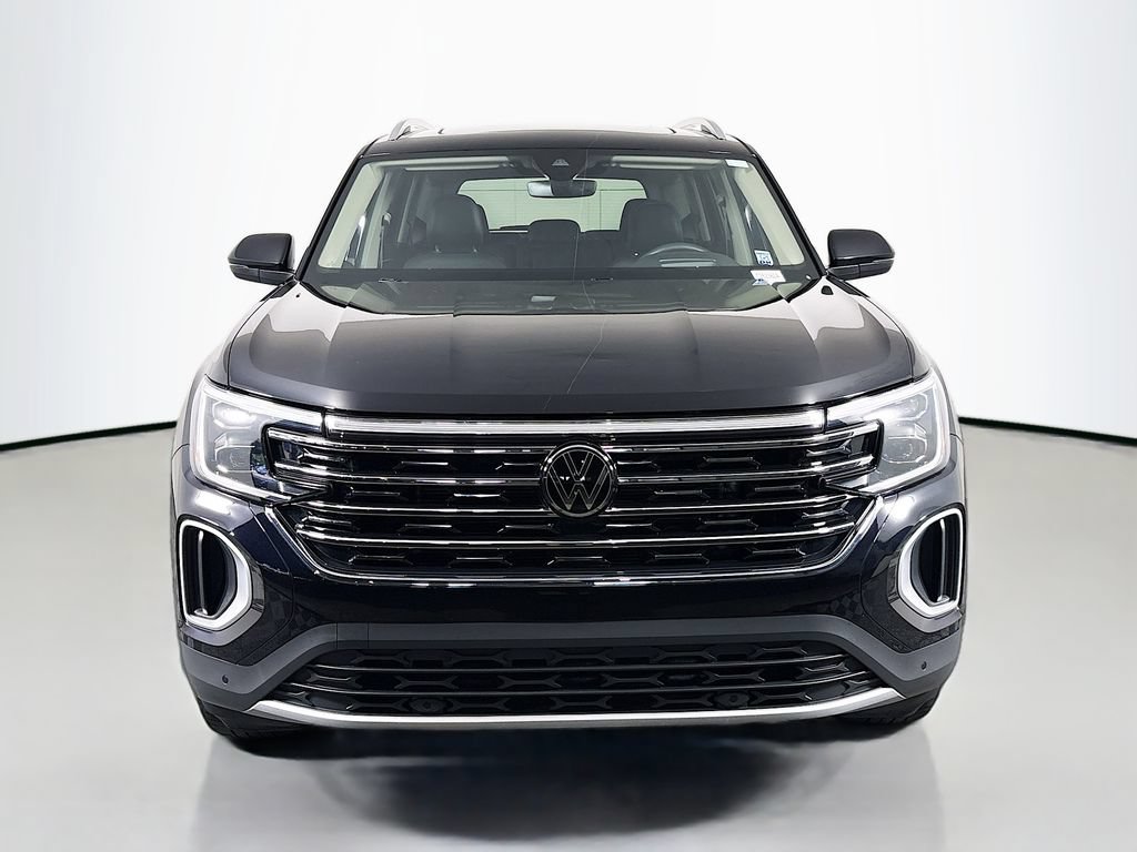 Used 2024 Volkswagen Atlas SEL AWD/4WD image 2
