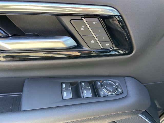 New 2025 Chevrolet Suburban High Country image 74