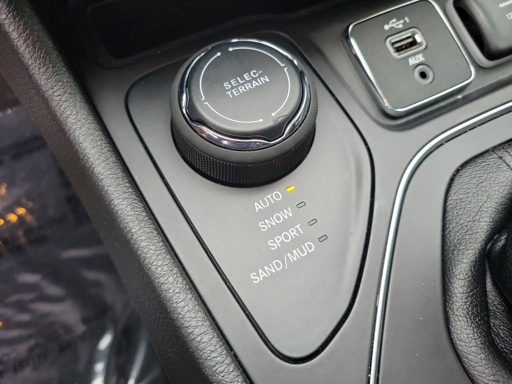 Used 2021 Jeep Cherokee High Altitude image 21