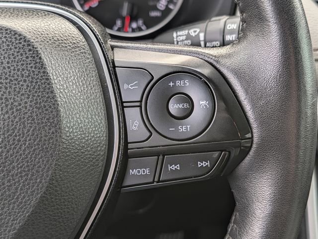Used 2022 Toyota RAV4 XLE w/ Convenience Package image 17
