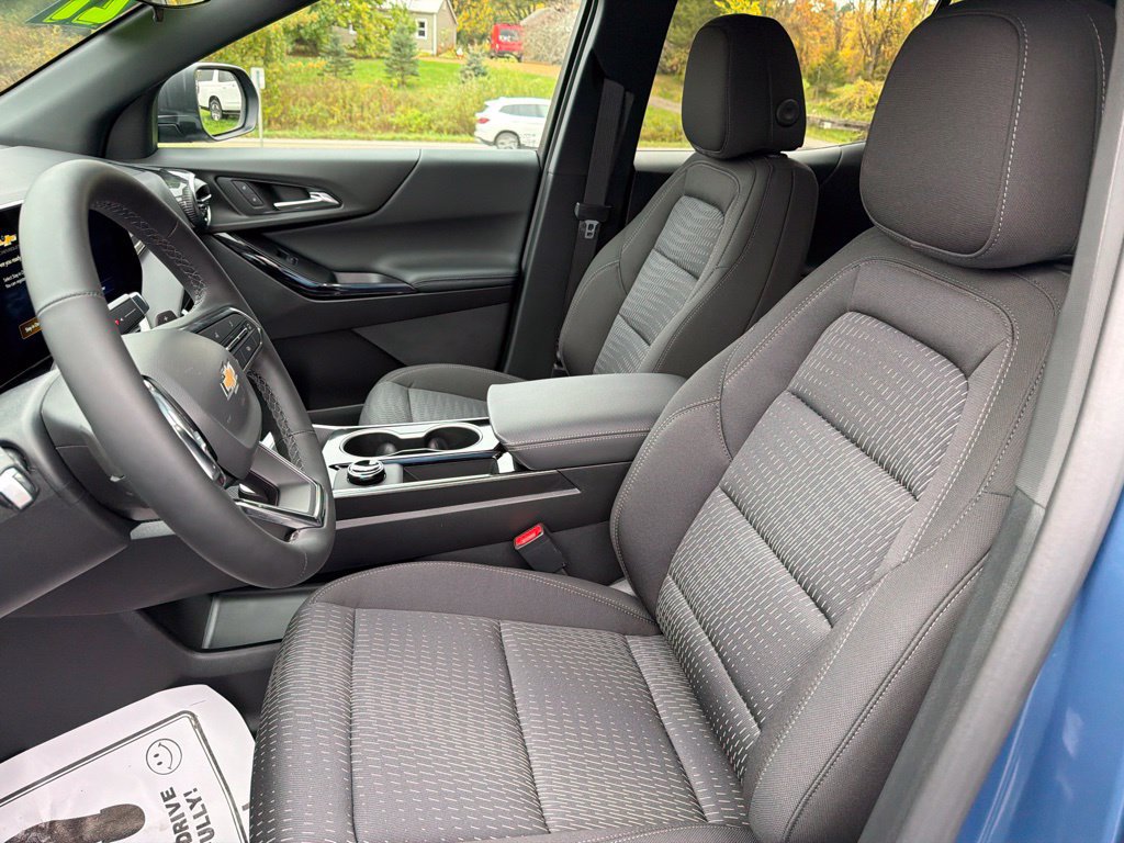 New 2027 Chevrolet Equinox LT AWD/4WD image 9