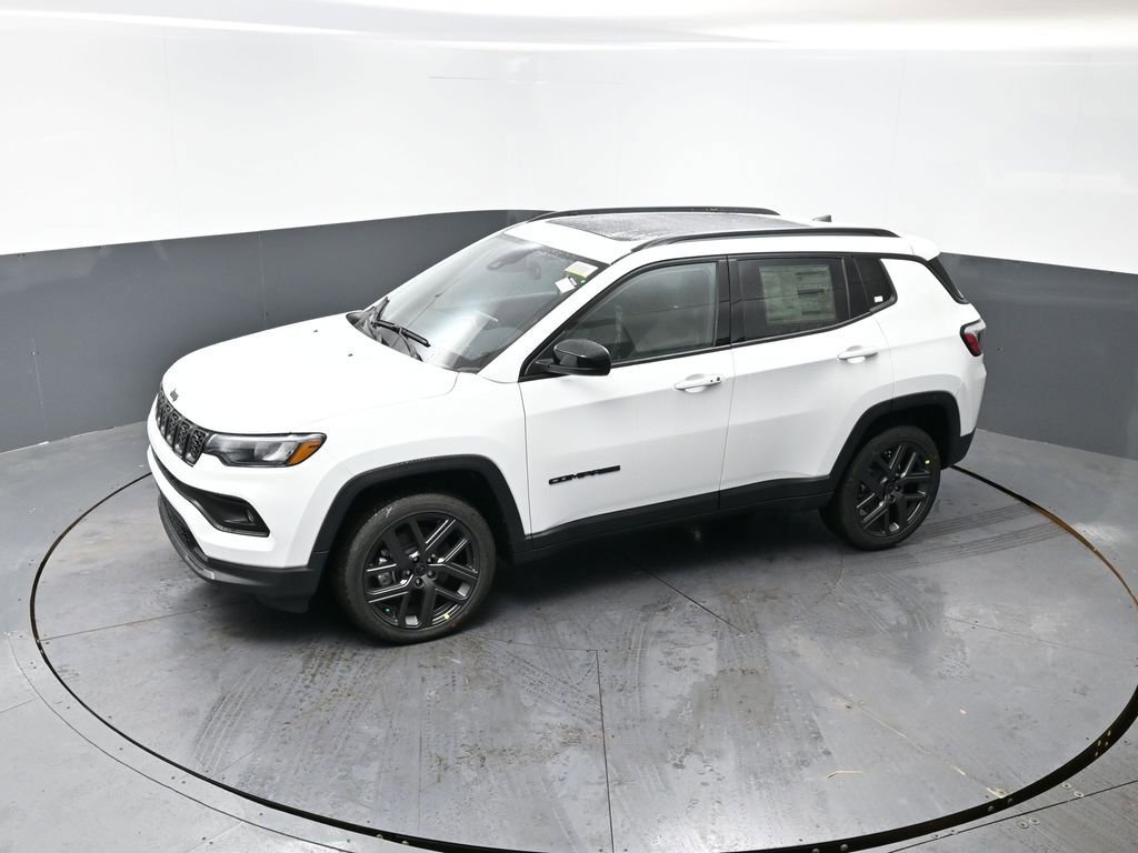 New 2026 Jeep Compass Latitude w/ Sun and Sound Group image 28