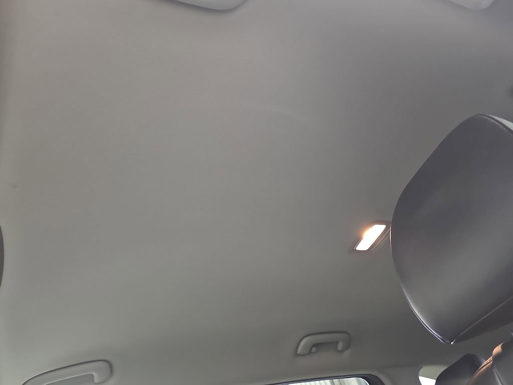 Used 2024 Kia Sorento S image 30
