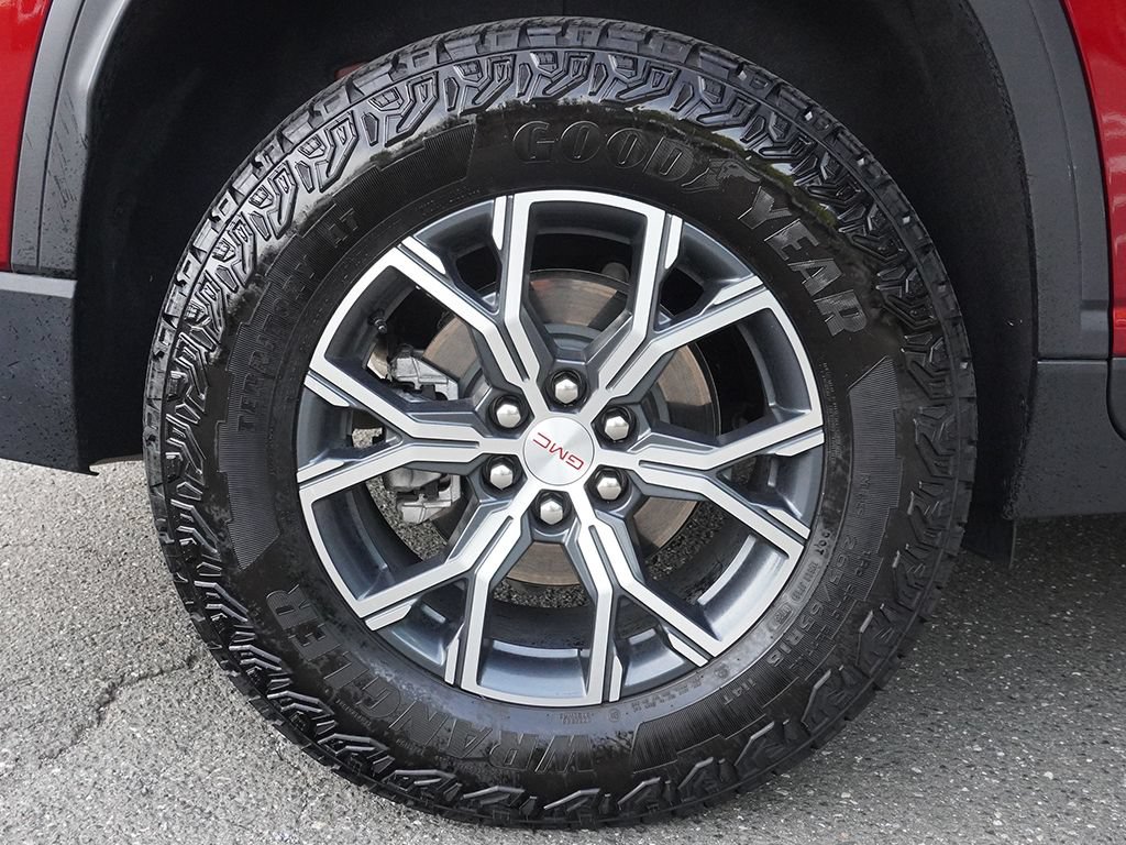 Used 2025 GMC Acadia AT4 w/ Luxury Package AWD/4WD image 28
