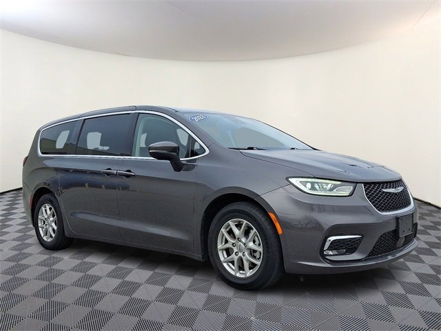 Used 2023 Chrysler Pacifica Touring-L