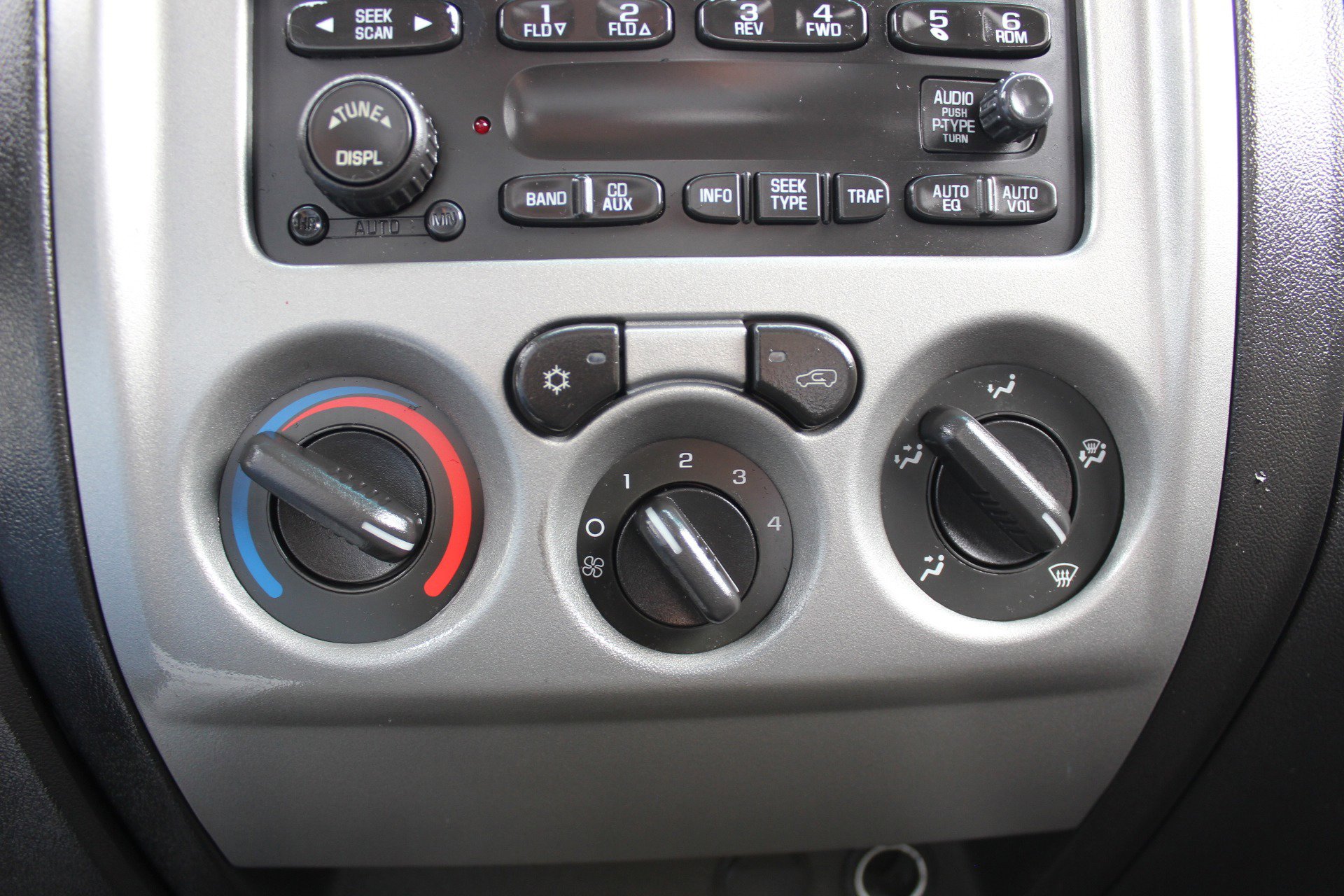 Used 2012 GMC Canyon SLE image 27