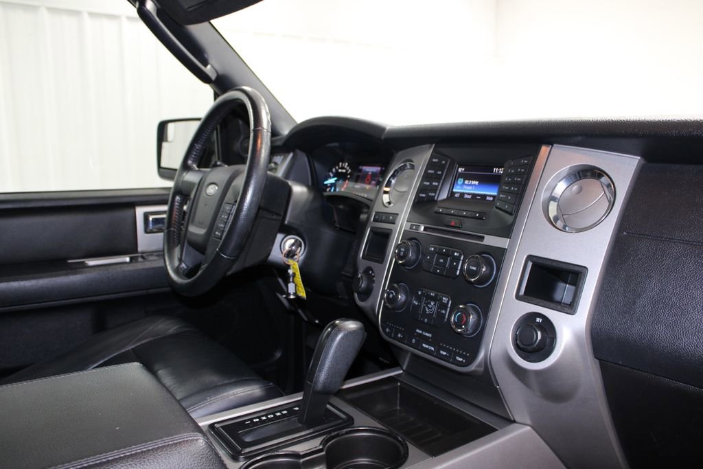 Used 2017 Ford Expedition XLT w/ Equipment Group 201A AWD/4WD image 35