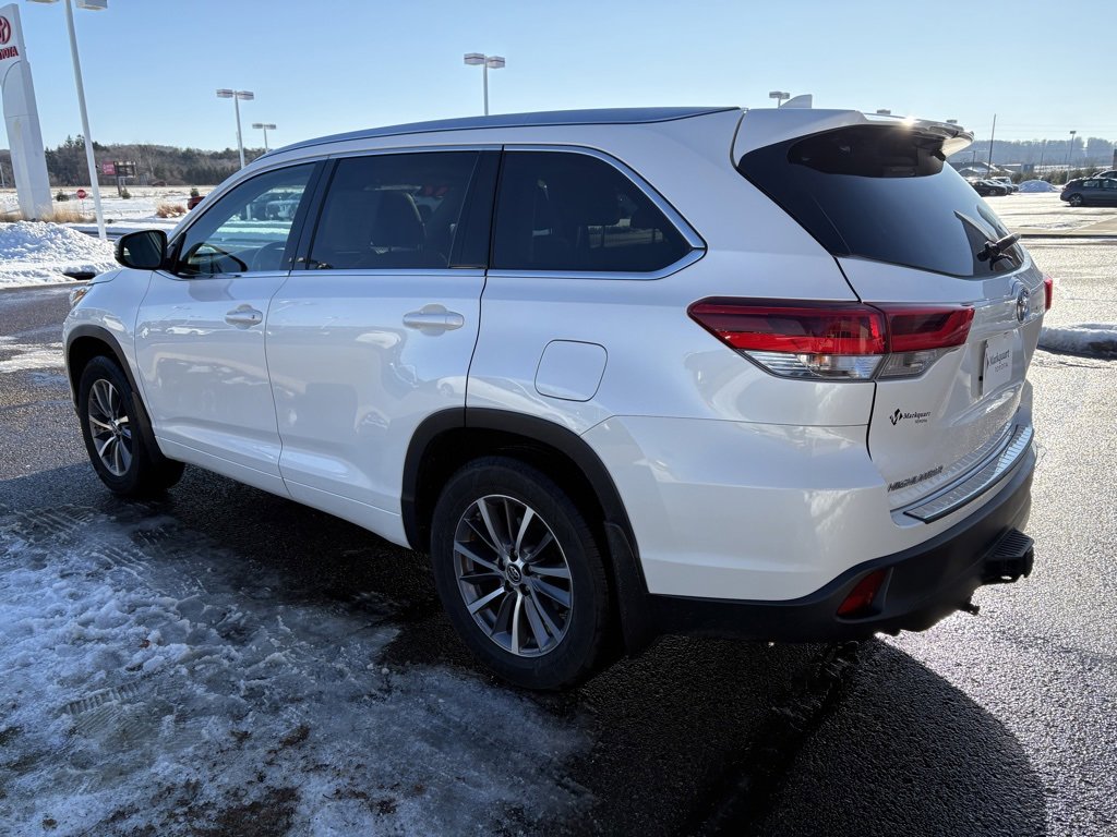 Used 2017 Toyota Highlander XLE image 6