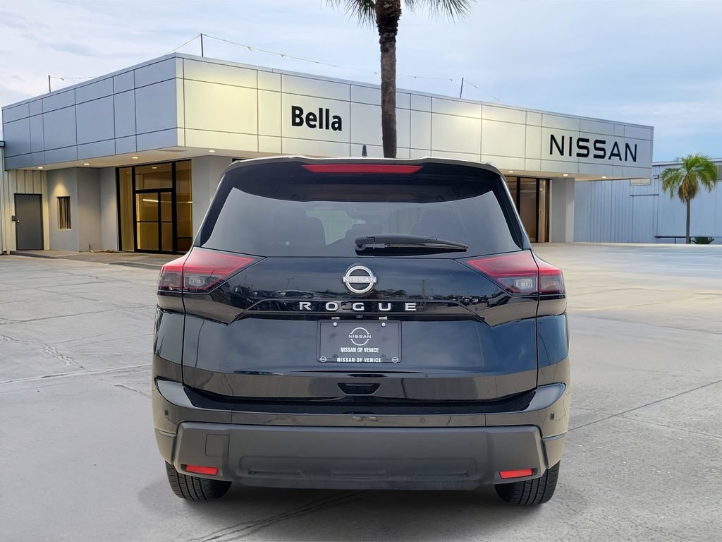 Certified 2025 Nissan Rogue SV FWD image 7