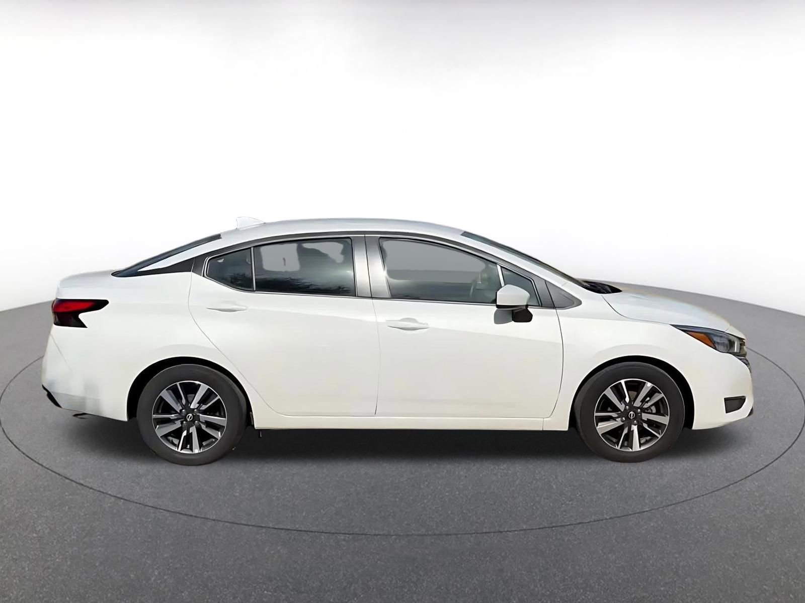 Used 2025 Nissan Versa SV image 16