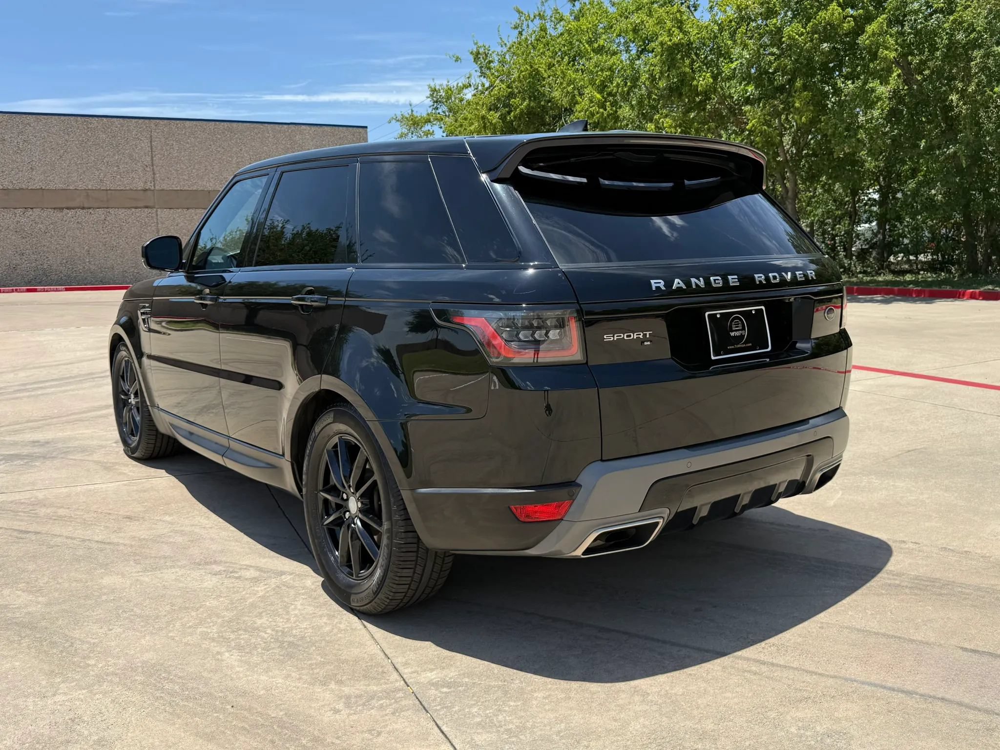 Used 2020 Land Rover Range Rover Sport SE AWD/4WD image 4