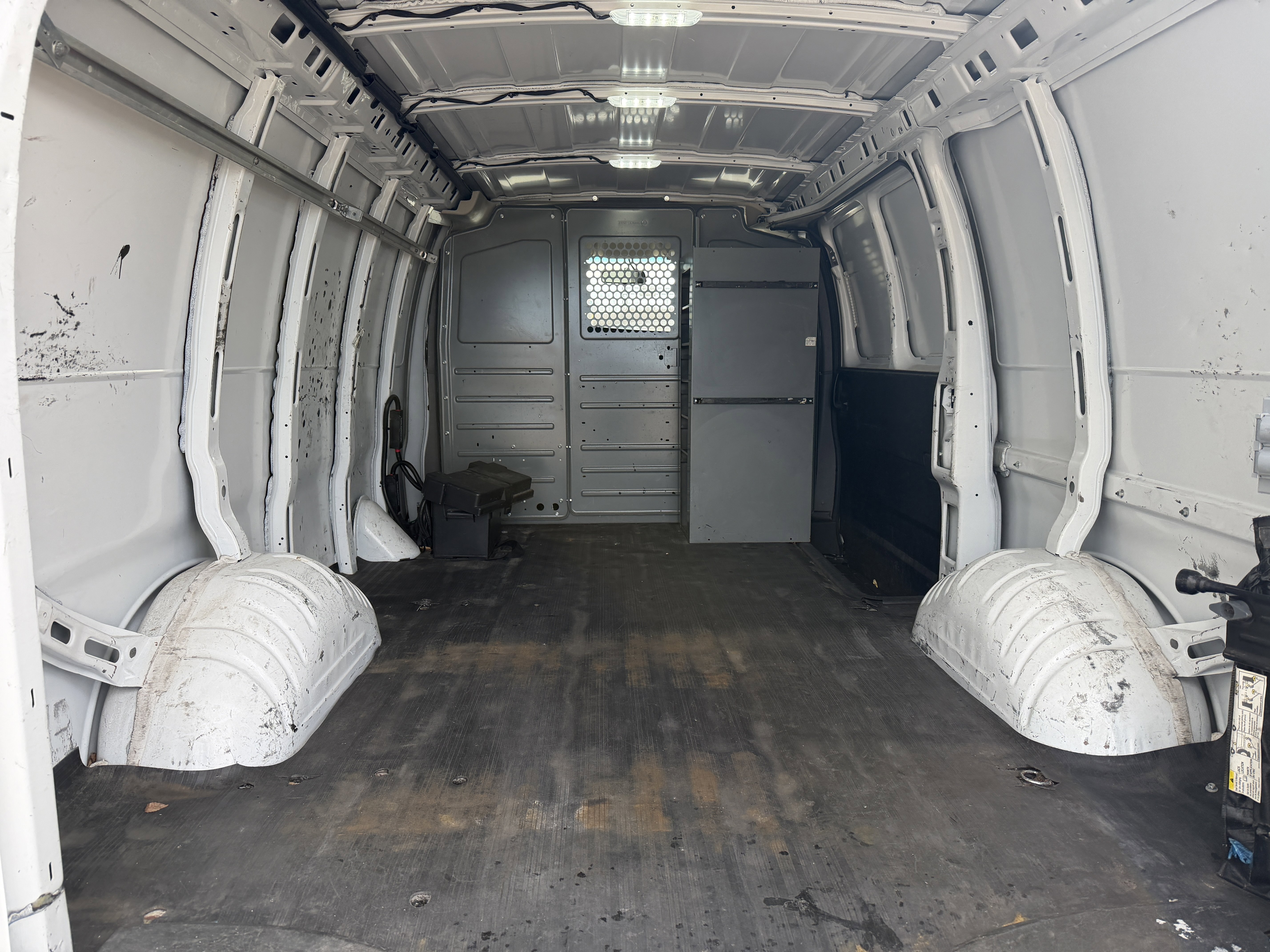 Used 2021 Chevrolet Express 2500 w/ Driver Convenience Package image 9