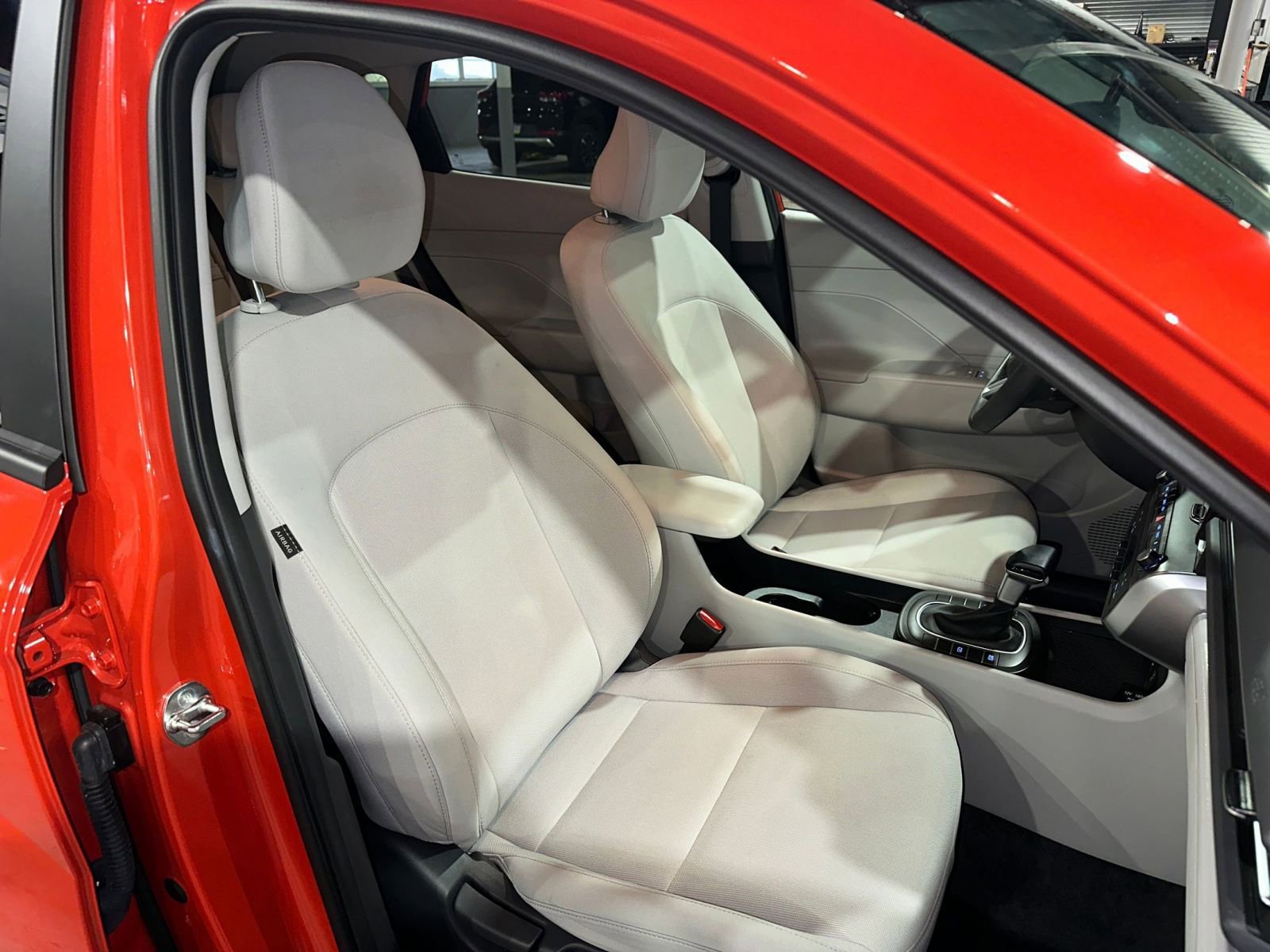 Used 2025 Hyundai Kona SEL image 36