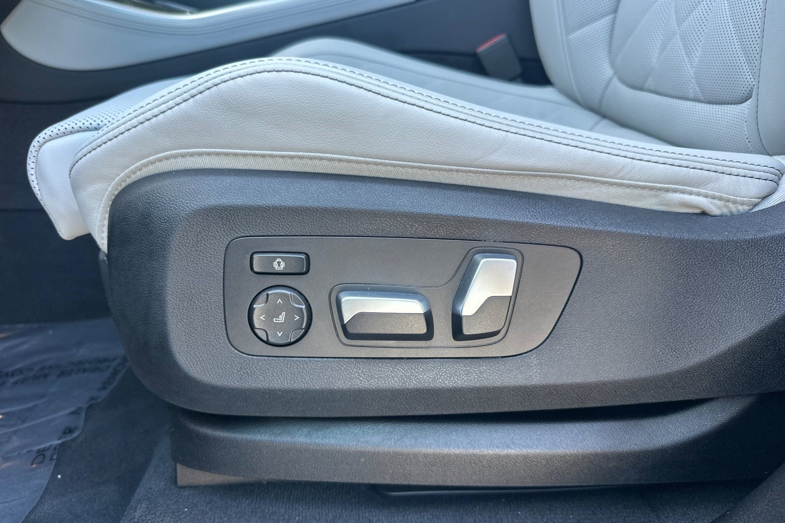 Used 2026 BMW X5 xDrive40i AWD/4WD image 14