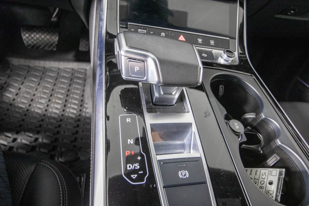 Used 2023 Audi Q8 Premium Plus AWD/4WD image 25