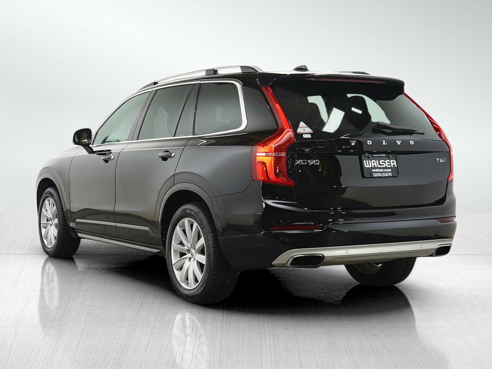 Used 2018 Volvo XC90 T6 Momentum AWD/4WD image 4