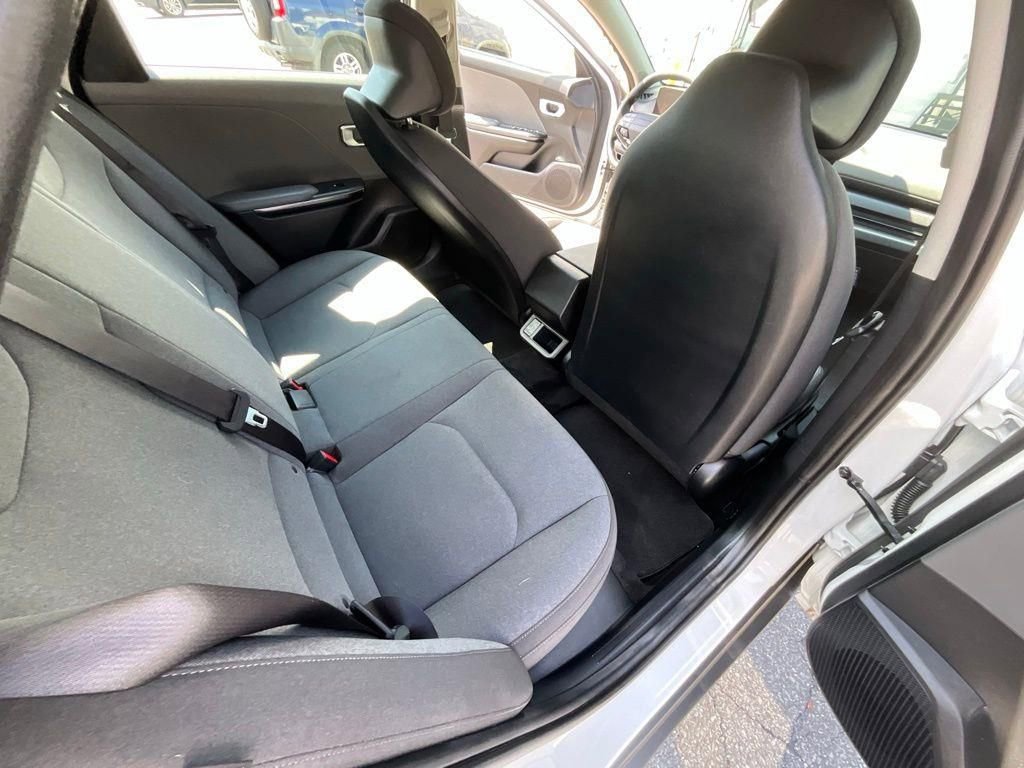 Used 2025 Kia K4 LXS image 26