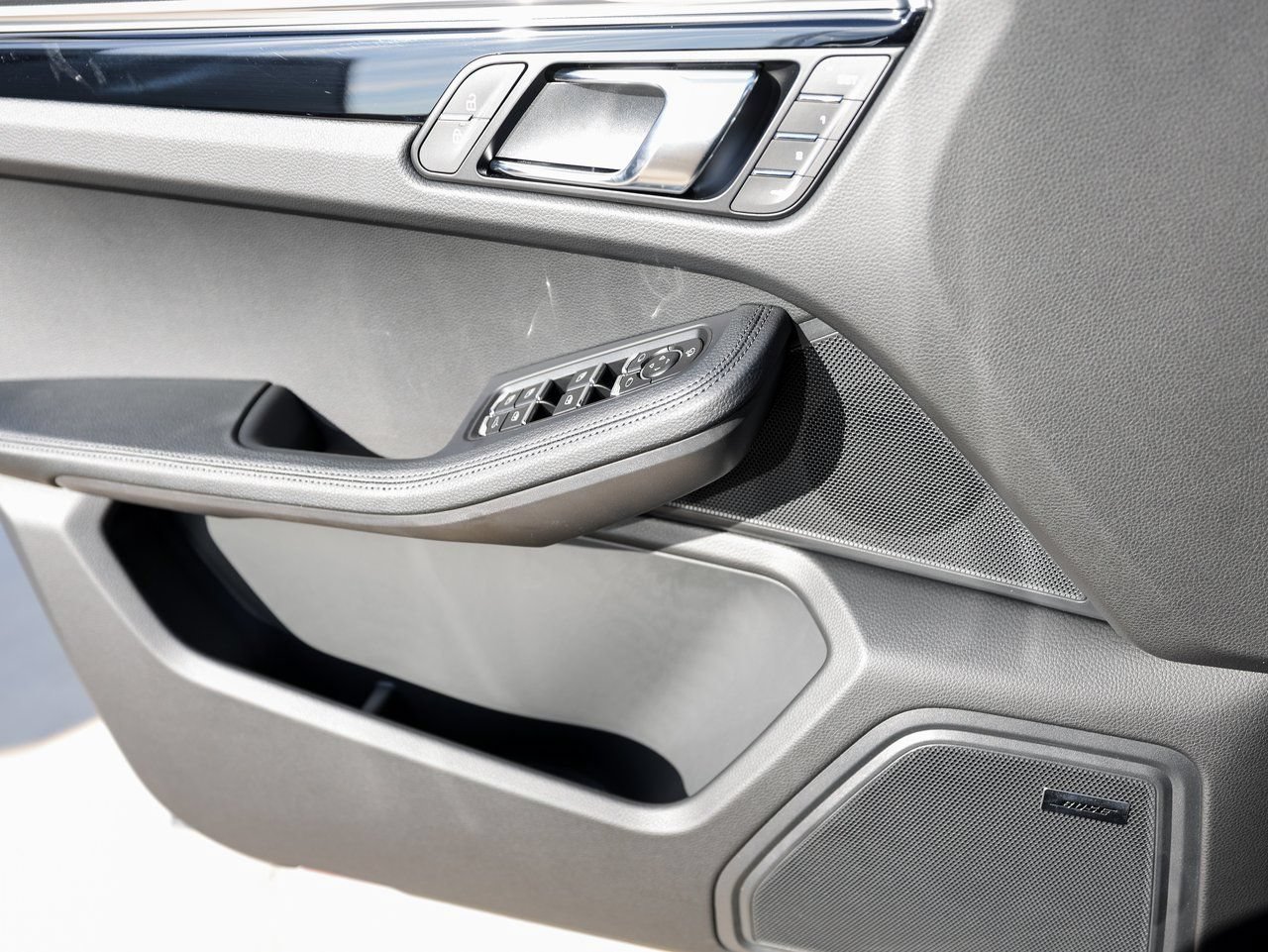 Certified 2026 Porsche Macan AWD/4WD image 23