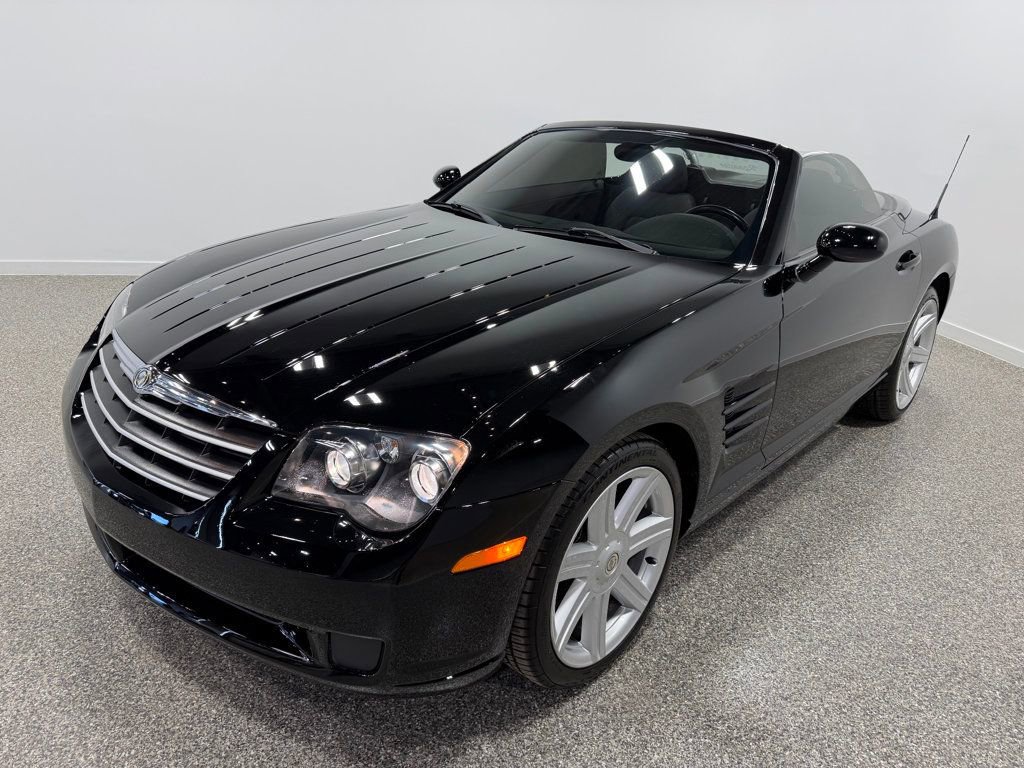 Used 2005 Chrysler Crossfire Convertible image 3