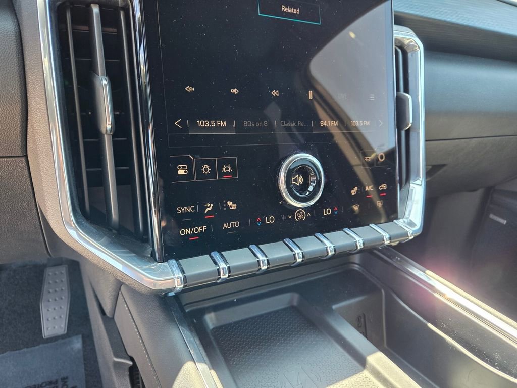 Used 2025 GMC Acadia Elevation image 26